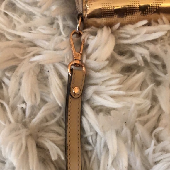 Rose Gold Michael Kors Wallet - Picture 3 of 7